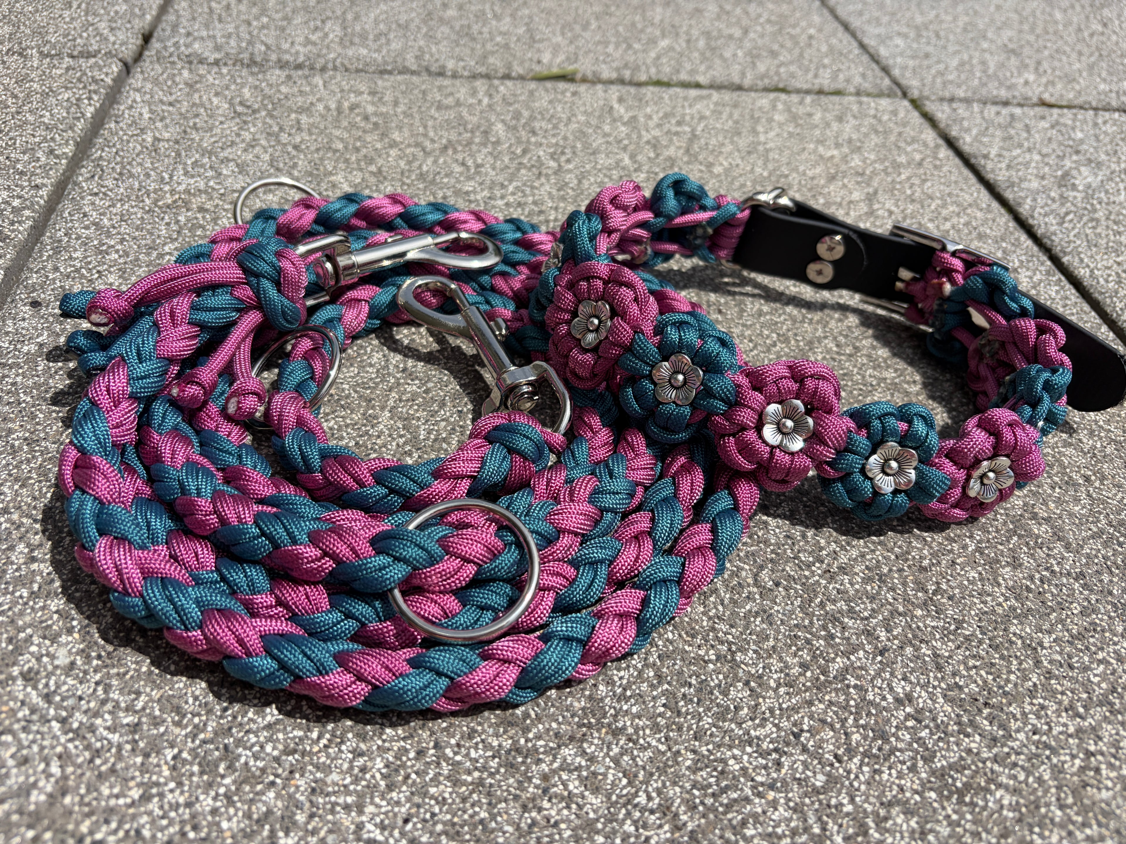 Paracord Bundle - Berry Blossom